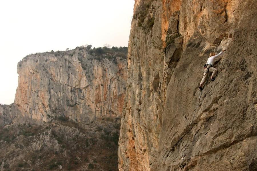 Ilgattosuruotefinalligure Finale Ligure Exterior foto